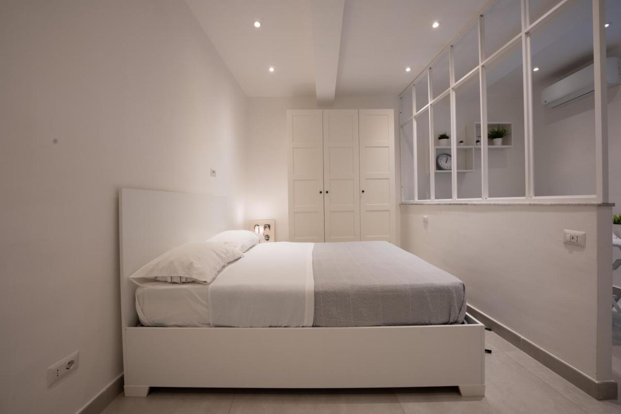 Casa Vacanze Santa Teresella 40 Neapel Exteriör bild